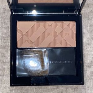 Burberry Makeup Earthy Blush No. 7 Light Glow